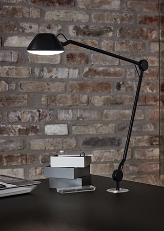 AQ01 Tischleuchte, schwarz