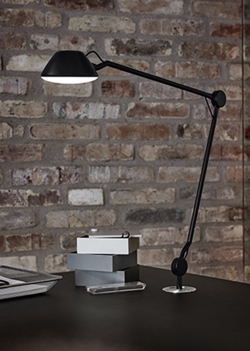 AQ01 Tischleuchte, schwarz