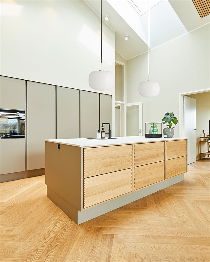 Cuscion Large mit Top in Messing