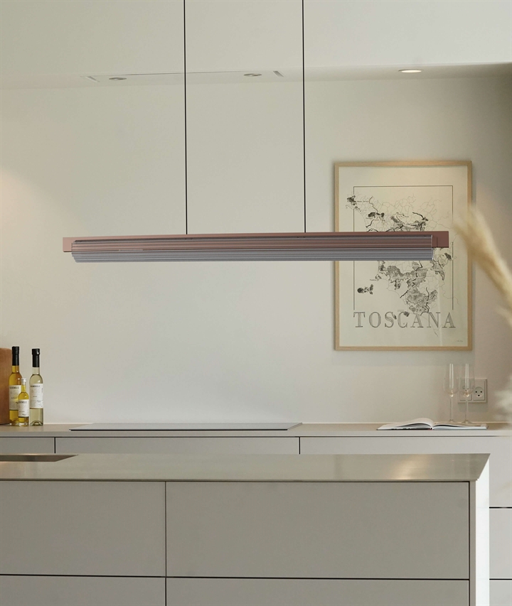 Lirra Stehleuchte und Pendelleuchte in Messing