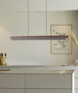 Lirra Stehleuchte und Pendelleuchte in Messing