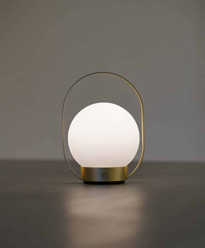 Palla T1 Akku-/Tischlampe, Messing