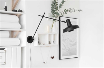 Arigato Wandleuchte mit Kabel, schwarz