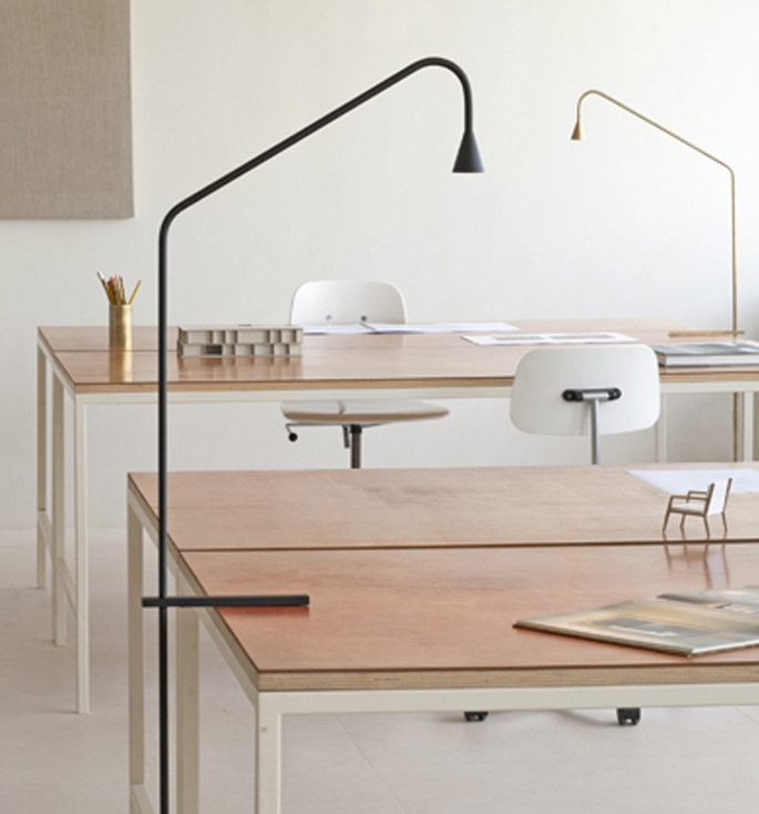 Austere Tischlampe, Messing