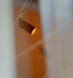 Thorup Copenhagen Patrone Schienenspot, brüniertes Messing, 120 mm