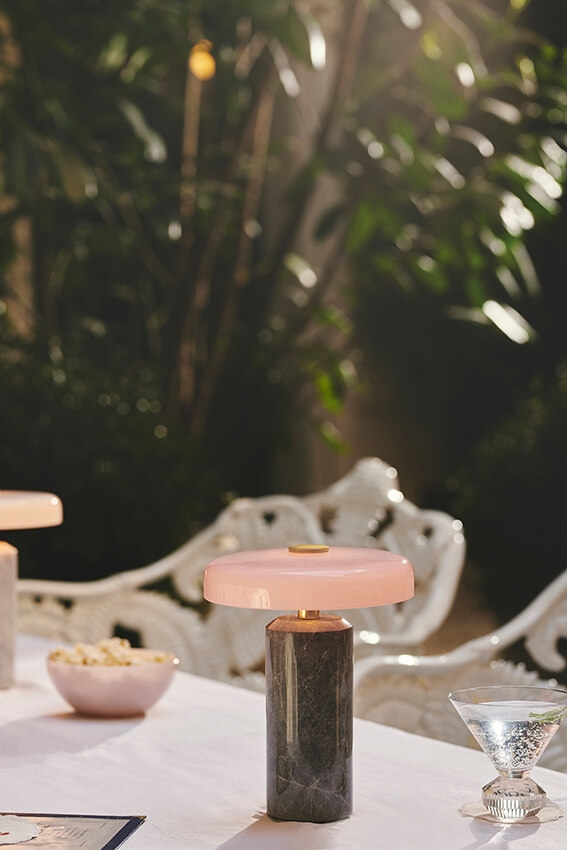 TRIP tragbare Batterielampe / Tischlampe, silver/rose