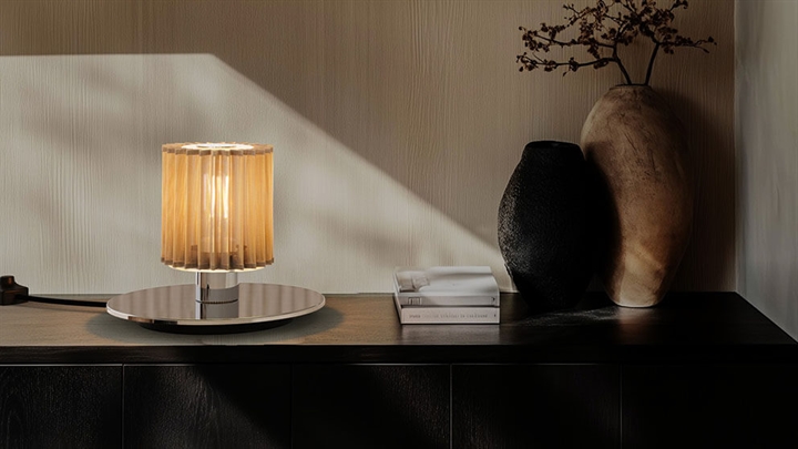 In The Sun 220 Tischlampe, Silber/Gold