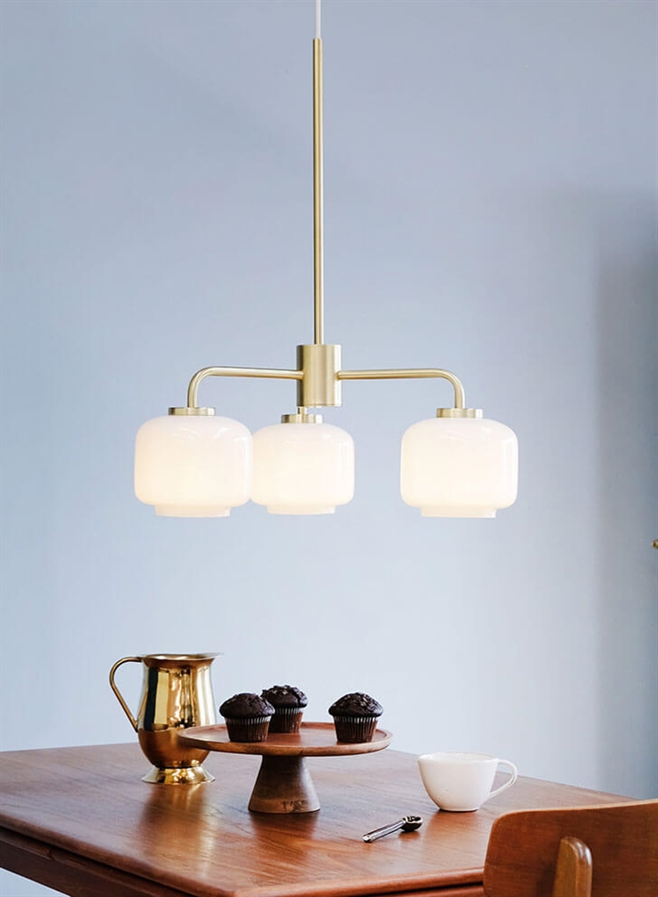 Arp 3-armiger Kronleuchter, Opal/Messing