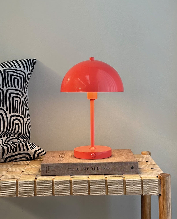 Stockholm LED 2.0 Tischlampe / Batterielampe, shiny melon