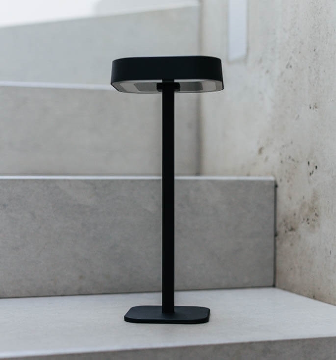 Flai Central Tischleuchte, schwarz