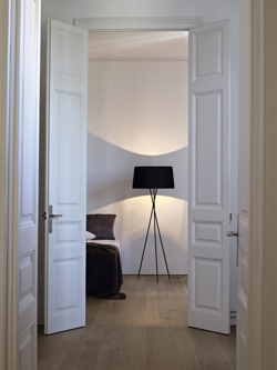 Santa & Cole Tripode G5, schwarz