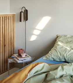 Zenith Wandleuchte, brüniertes Messing