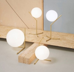 IC Light Tischleuchte T2, Messing