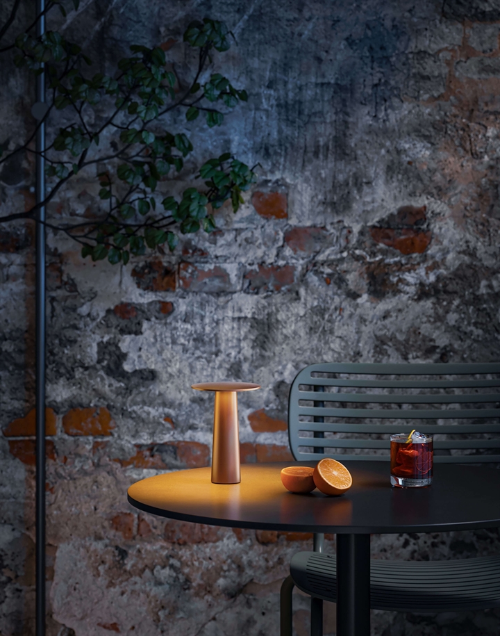 Lix mini Batterielampe / Tischlampe, bright bronze