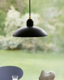 Kaiser idell 6631-P Pendelleuchte, matt schwarz/messing