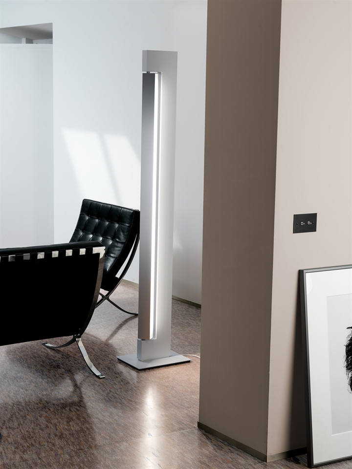 Ara Led Stehlampe, weiß/glänzend