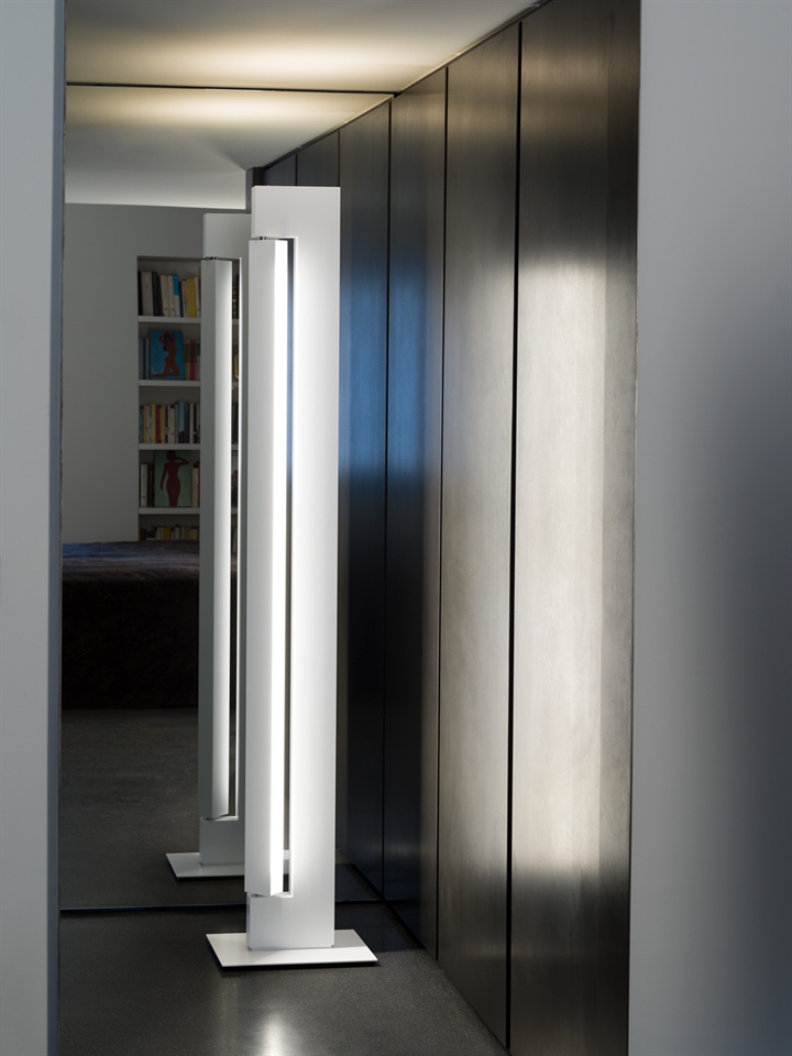 Ara Led Stehlampe, weiß