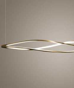 In the wind horizontal Pendelleuchte, goldfarben