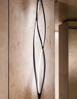 In the wind vertical Pendelleuchte, schwarz