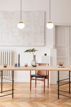 Circle of Life Pendelleuchte Ø200 m/schwarzem Kabel, Opal/Messing