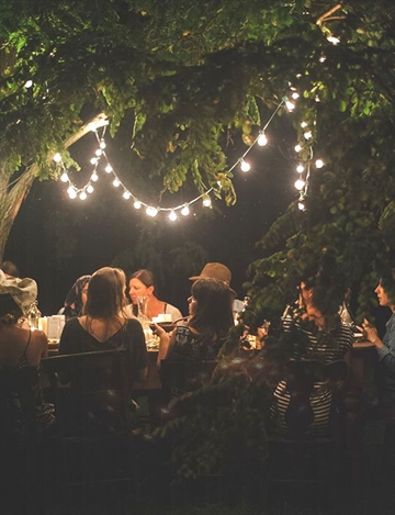 Schwarze Lichterkette für große Glühbirnen
