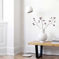 Tilt Globe Stehleuchte, weiß