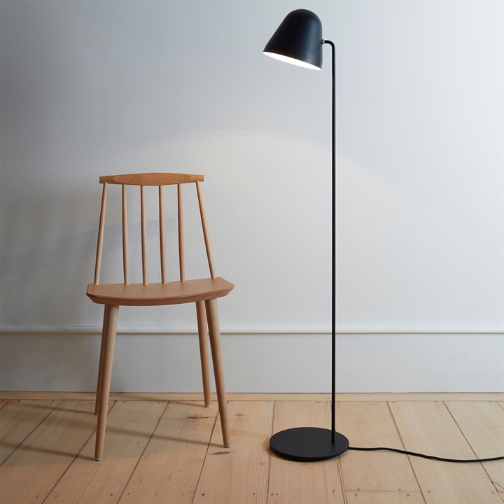 Tilt S Stehleuchte, schwarz