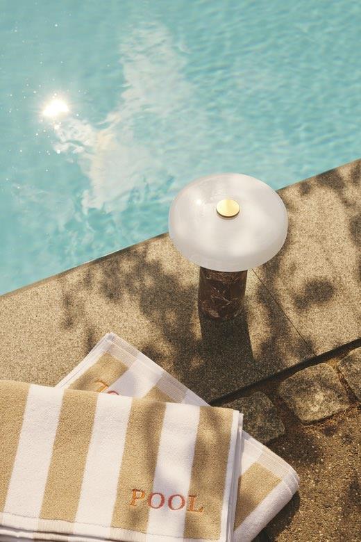 TRIP tragbare Batterielampe / Tischlampe, dark emperador/opal