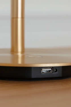 Omni Tischlampe m/USB, Messing