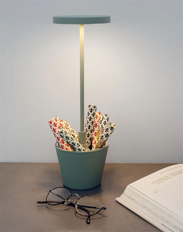 Poldina Reverso Akku-/Tischleuchte, salbeigrün