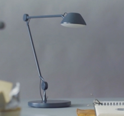 AQ01 Tischleuchte, blau