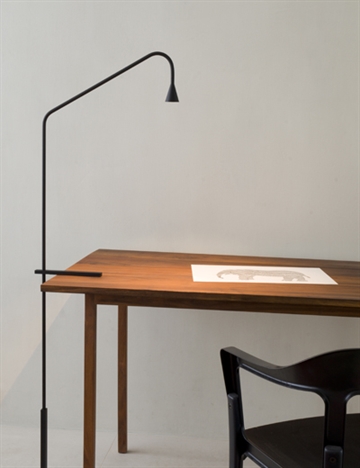 Trizo21 Austere T Tischlampe