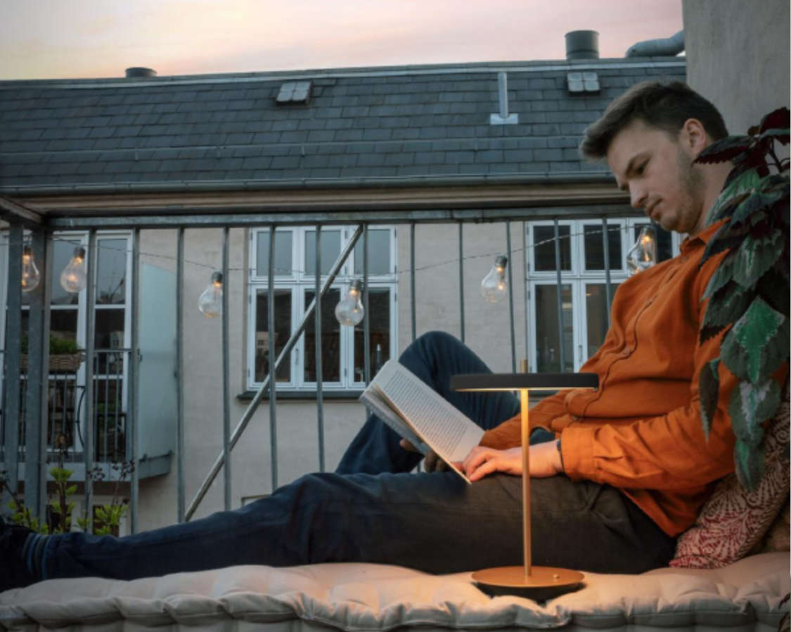 Die Asteria Tischlampe ist die perfekte Beleuchtung für den Balkon - Kaufen Sie bei Lamper-shop.de