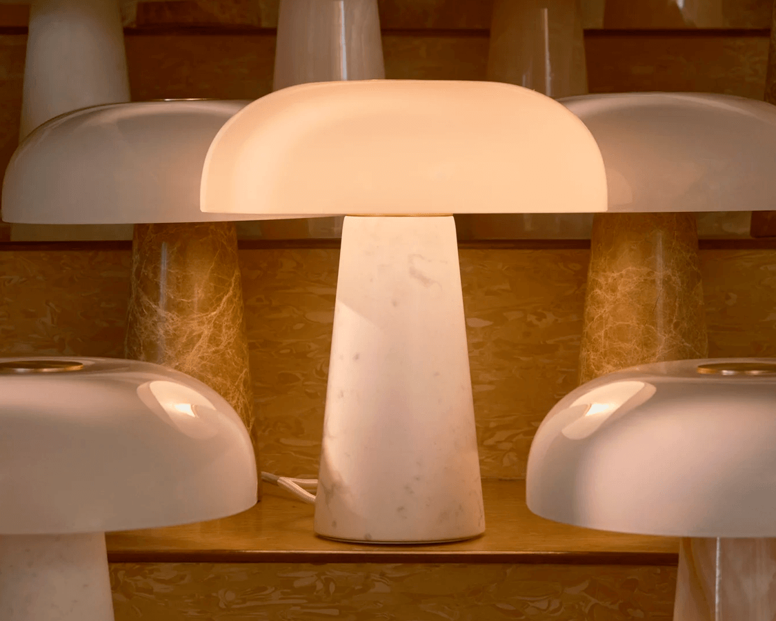 Glossy Mini Tischlampe von Design for the People | Kaufen Sie sie bei Lamper-shop.de