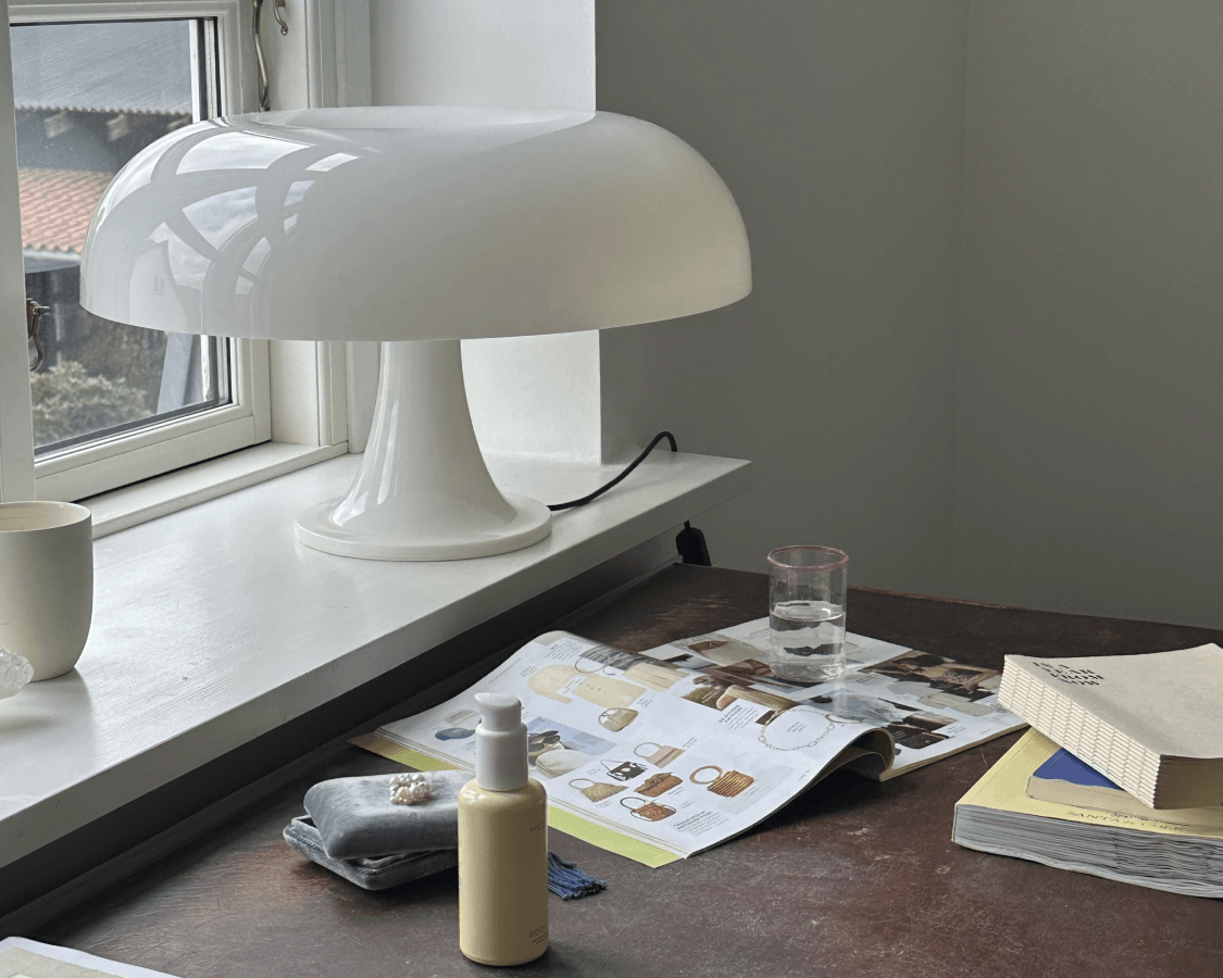 Indret med Nesso lampen fra Artemide | Køb hos Lamper.dk