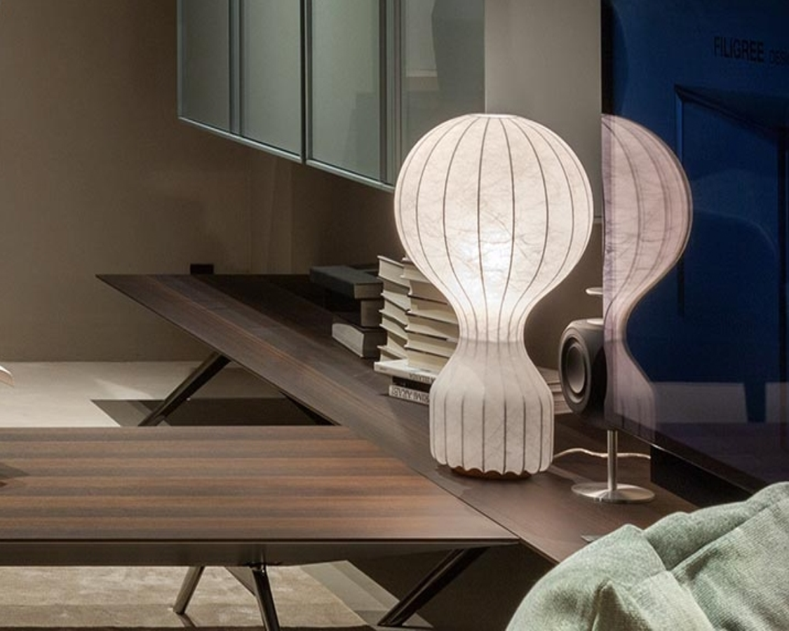 Erleben Sie die schöne Gatto Tischlampe von Flos bei Lamper-shop.de