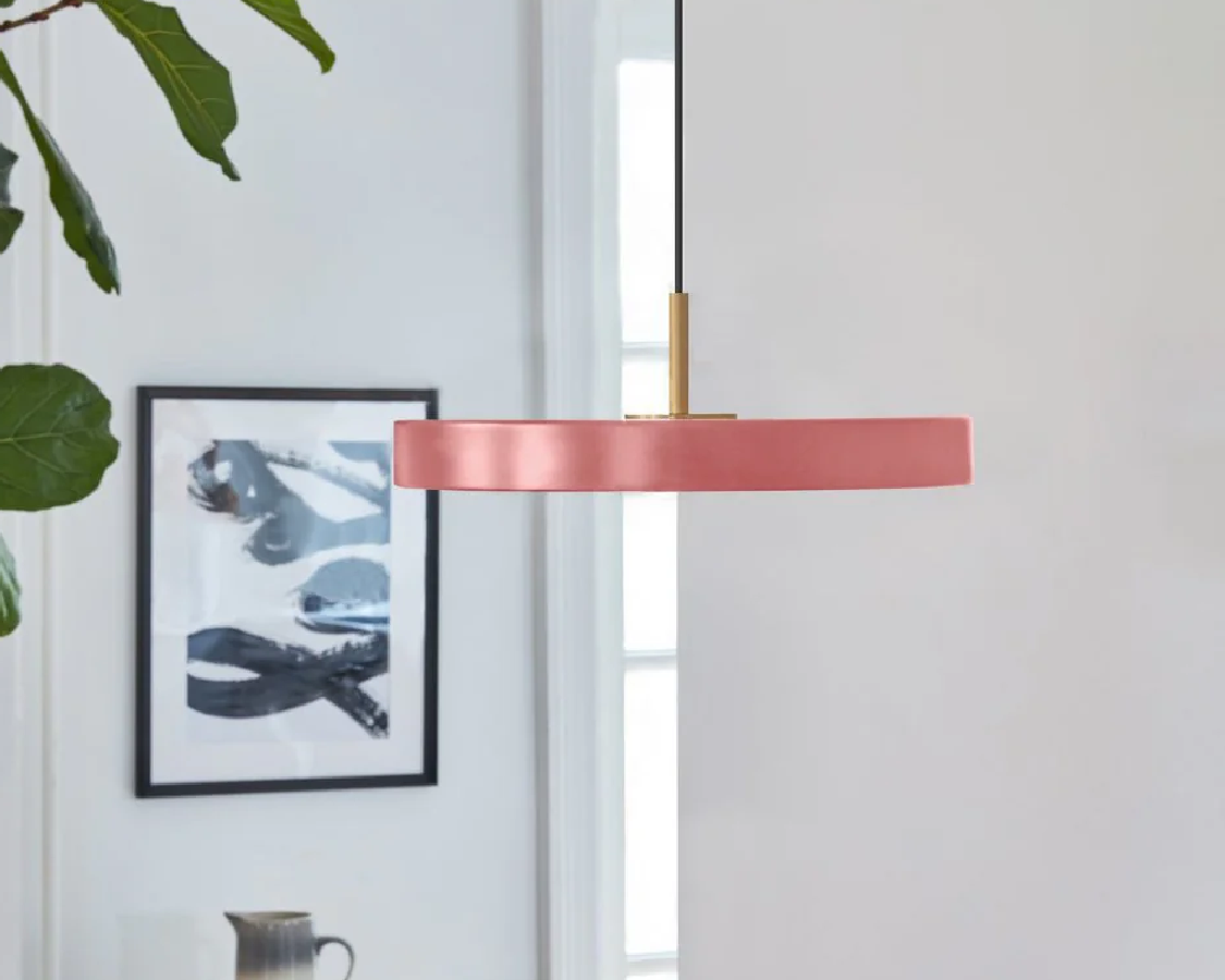 Die Asteria Pendelleuchte von UMAGE - finden Sie farbige Pendelleuchten bei Lamper-shop.de