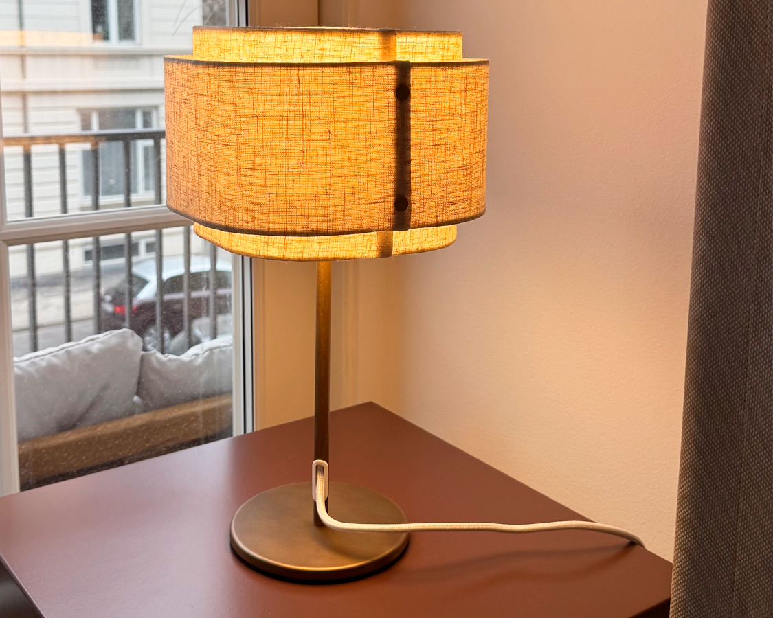 Takai Tischlampe von Design for the People bei Lee Levi | Shop bei Lamper-shop.de