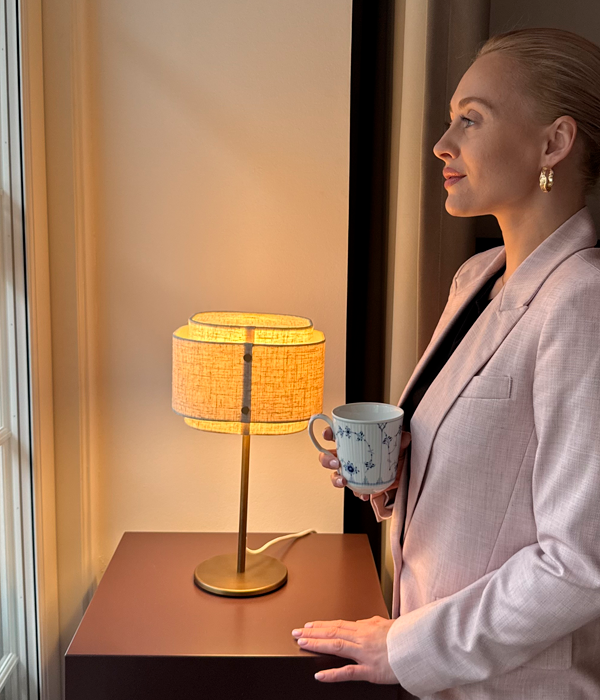 Takai Tischlampe von Design for the People bei Lee Levi | Shop bei Lamper-shop.de