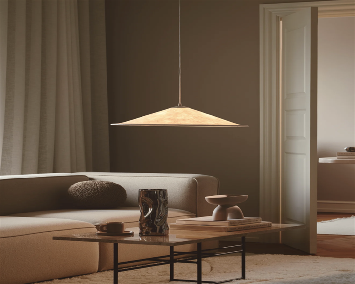 Die Papierlampe kehrt in die Einrichtung zurück