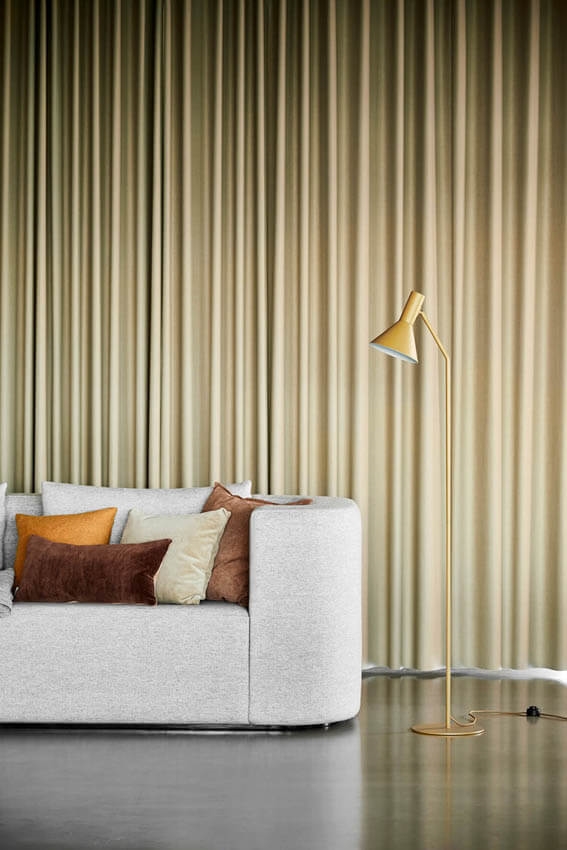 LYSS Stehlampe, matt mandelfarben