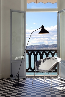 Mantis BS1 B Stehleuchte, schwarz