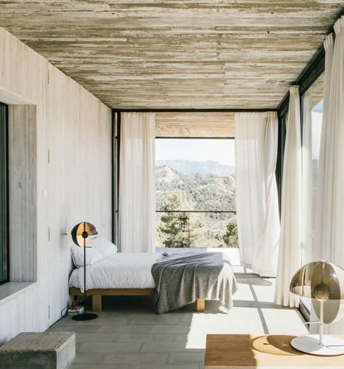 Theia P, Stehleuchte, schwarz