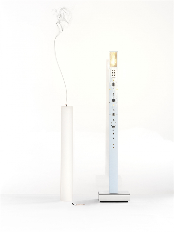 My New Flame Tischlampe, weiß