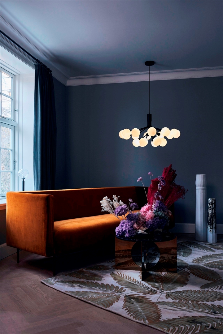 Apiales 18 Kronleuchter, Satin Schwarz/Opal