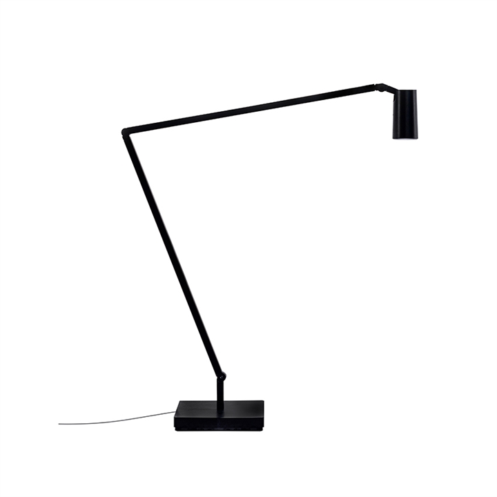 UNTITLED Linear Lampe mit Tischklemme, schwarz